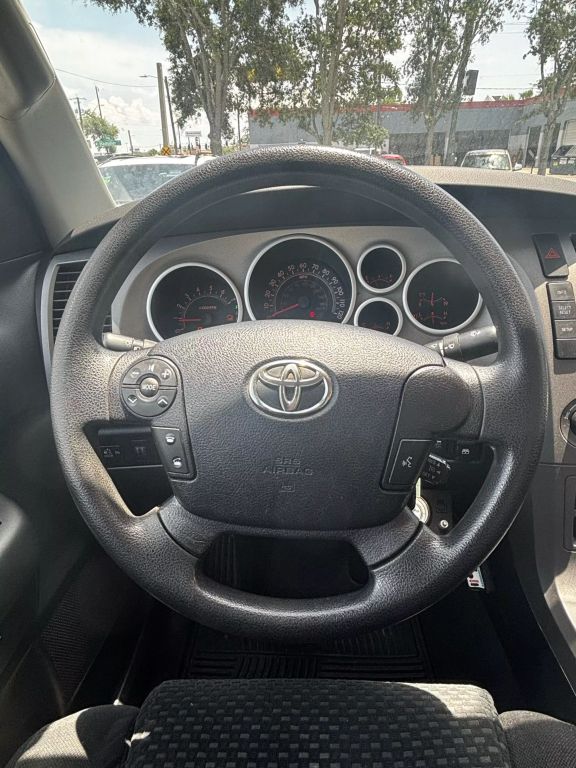 2011 TOYOTA TUNDRA CREWMAX PICKUP V8, FLEX FUEL, 5.7 LITER PICKUP 4D 5 1/2 FT