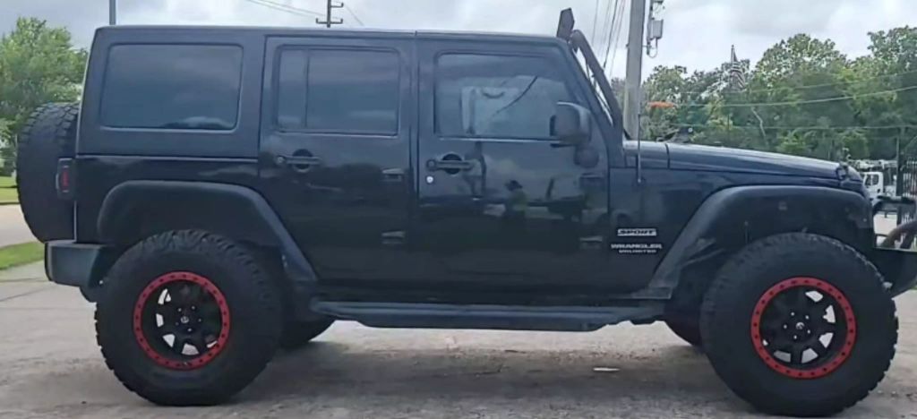 2016 JEEP WRANGLER SUV V6, 3.6 LITER UNLIMITED SPORT SUV 4D