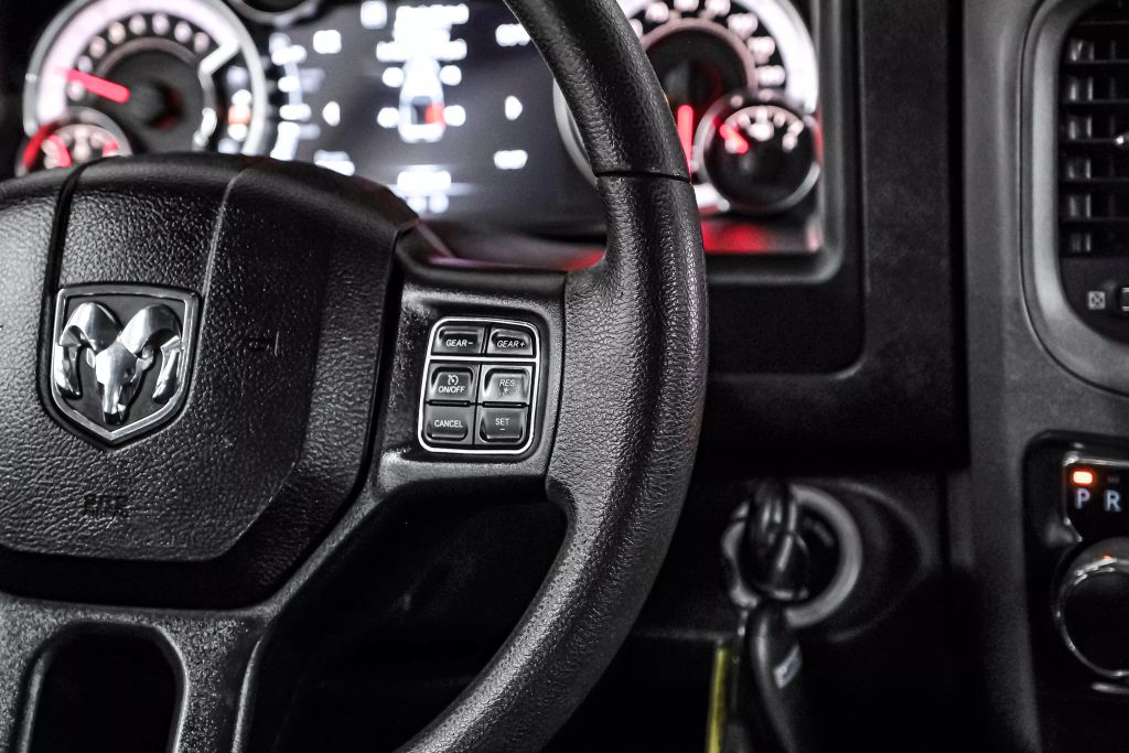 2022 RAM 1500 CLASSIC CREW CAB PICKUP V8, HEMI, 5.7 LITER TRADESMAN PICKUP 4D 6 1/3 FT