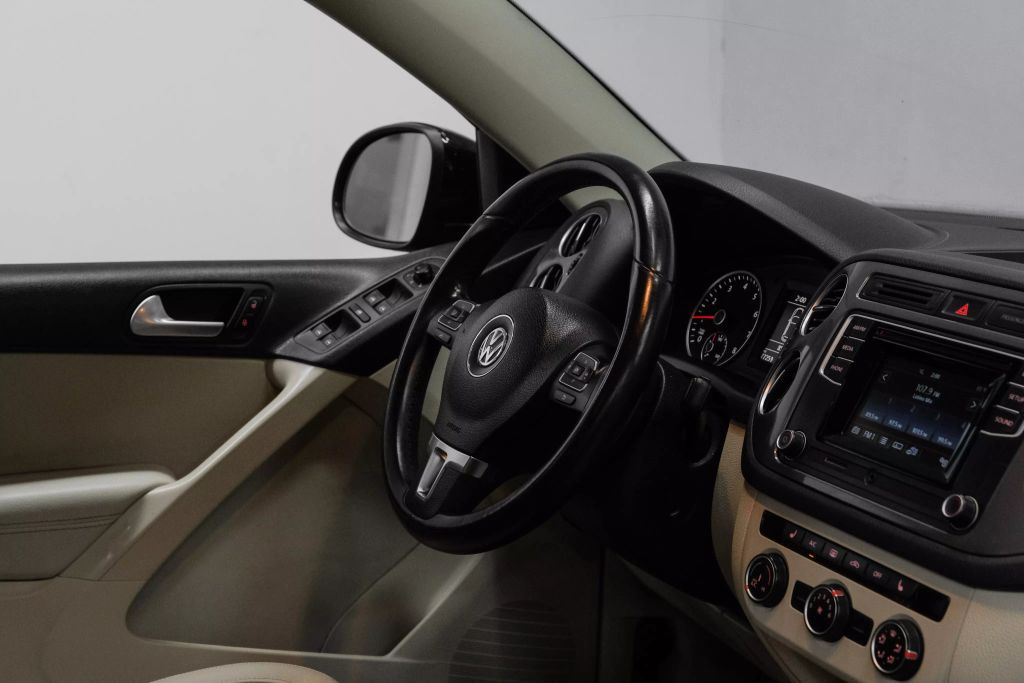 2016 VOLKSWAGEN TIGUAN SUV 4-CYL, TURBO, 2.0 LITER 2.0T S SPORT UTILITY 4D