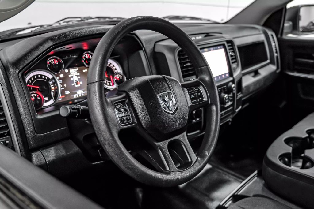 2022 RAM 1500 CLASSIC CREW CAB PICKUP V8, HEMI, 5.7 LITER TRADESMAN PICKUP 4D 6 1/3 FT