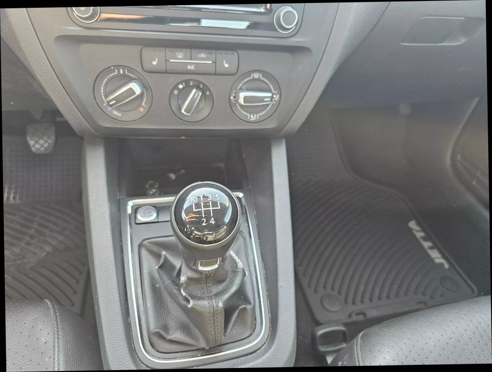 2017 Volkswagen Jetta - Image 13 2017 Volkswagen Jetta - Image 13
