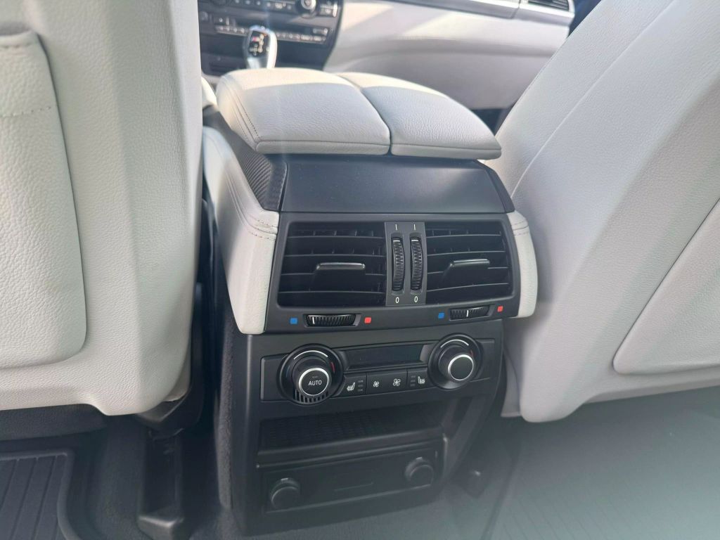 2012 BMW X5 M SUV V8, TWIN TURBO, 4.4 LITER SPORT UTILITY 4D
