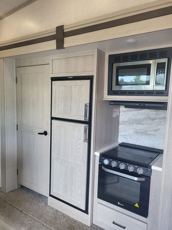 2021 ROCKWOOD BY FOREST RIVER ULTRA LITE FIFTH WHEEL - - 2898KS
