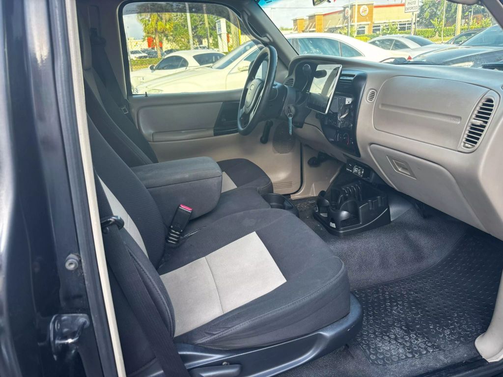 2005 FORD RANGER REGULAR CAB PICKUP V6, 3.0 LITER XL PICKUP 2D 6 FT
