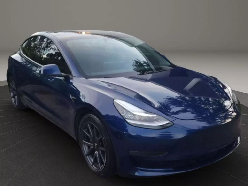 2019 Tesla Model 3 - Image 1 2019 Tesla Model 3 - Image 1