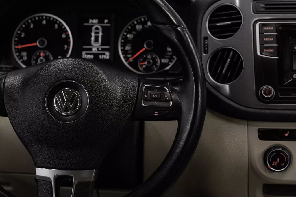2016 VOLKSWAGEN TIGUAN SUV 4-CYL, TURBO, 2.0 LITER 2.0T S SPORT UTILITY 4D