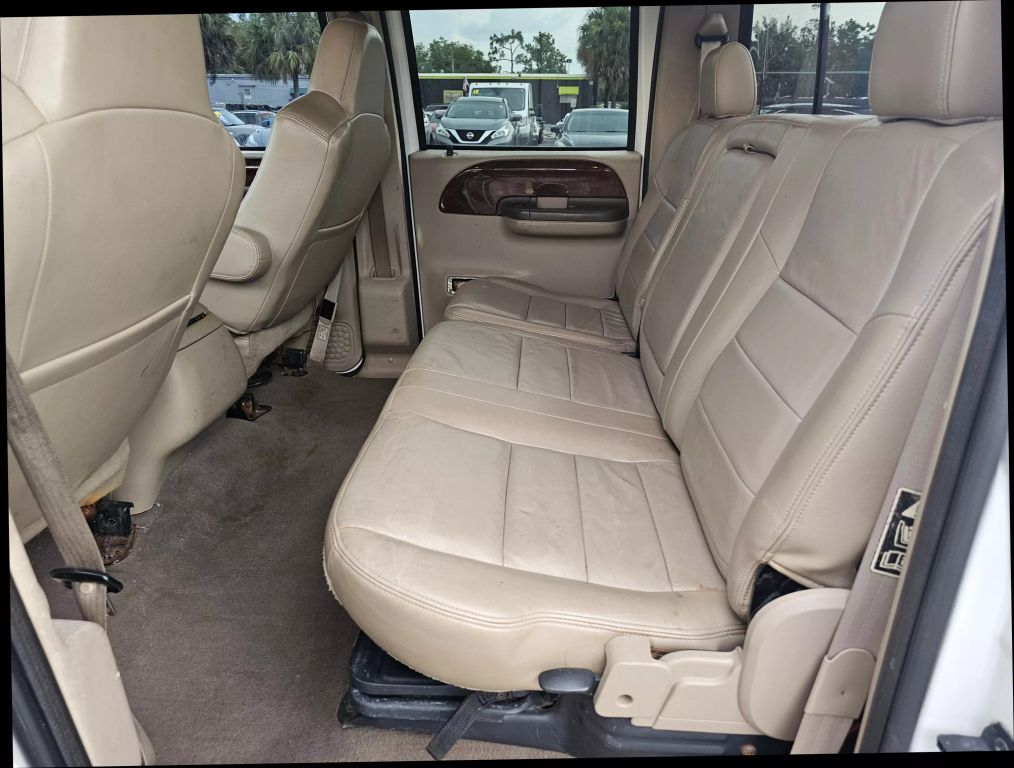 2004 Ford F250 Super Duty Crew Cab - Image 15