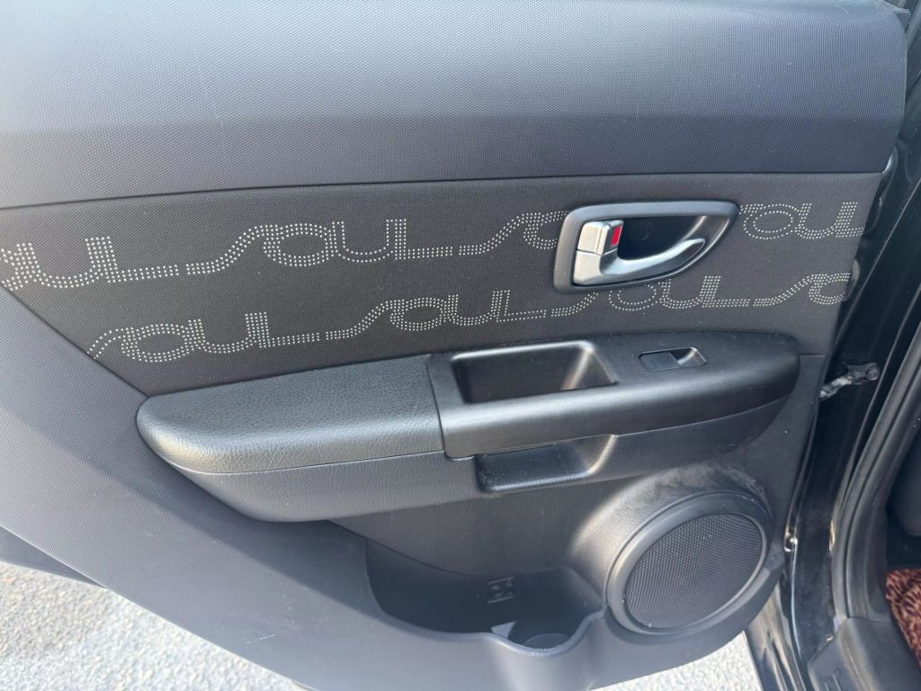 2012 KIA SOUL WAGON 4-CYL, 2.0 LITER + WAGON 4D