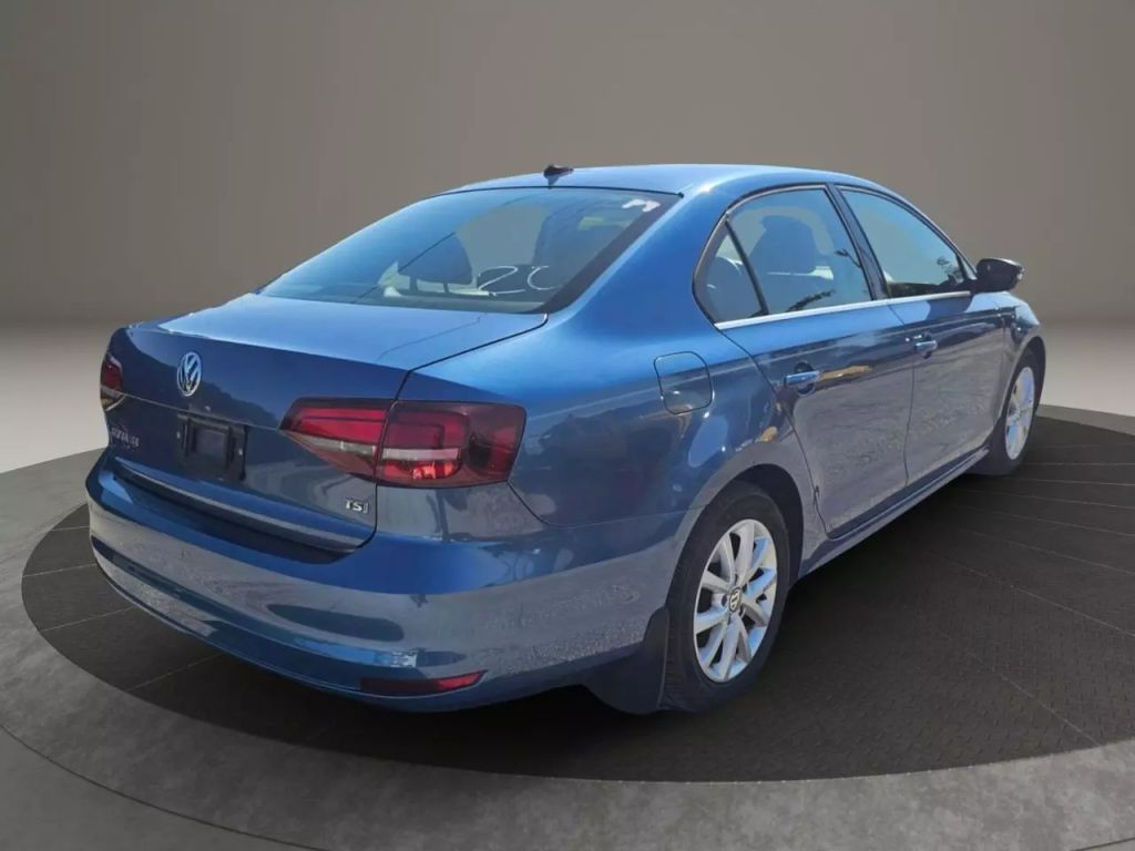 2017 Volkswagen Jetta - Image 5 2017 Volkswagen Jetta - Image 5