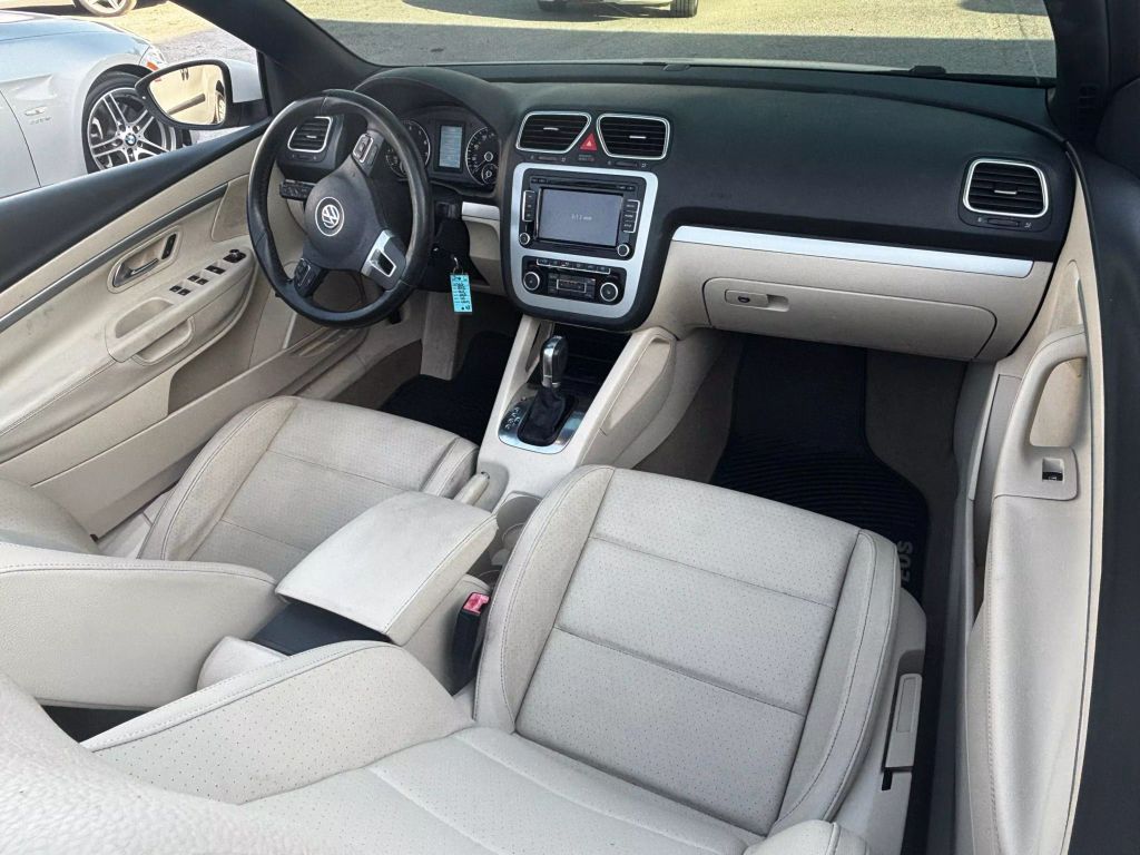 2012 VOLKSWAGEN EOS CONVERTIBLE 4-CYL, TURBO, 2.0 LITER KOMFORT HARD TOP CONVERTIBLE 2D
