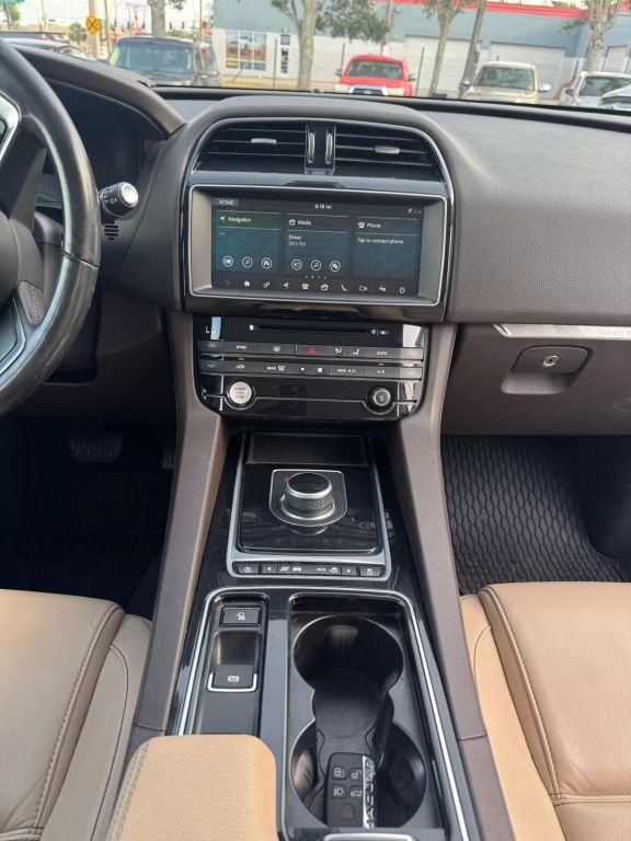 2018 JAGUAR F-PACE SUV 4-CYL, TURBO DSL, 2.0L 20D PRESTIGE SPORT UTILITY 4D