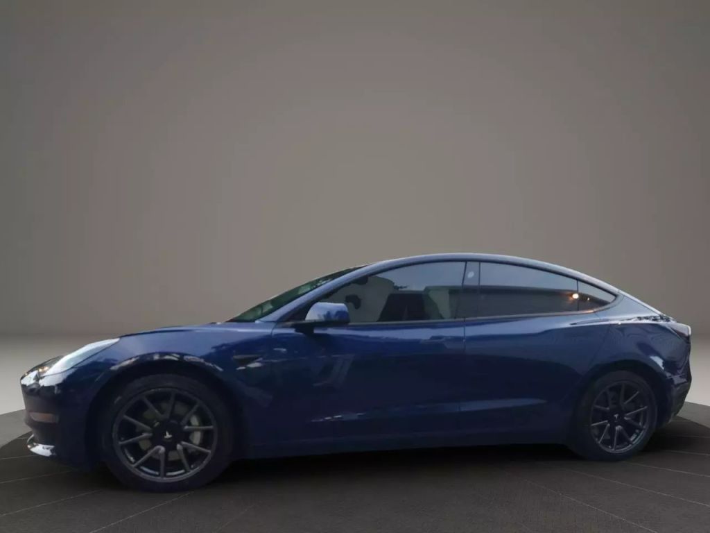 2019 Tesla Model 3 - Image 7 2019 Tesla Model 3 - Image 7