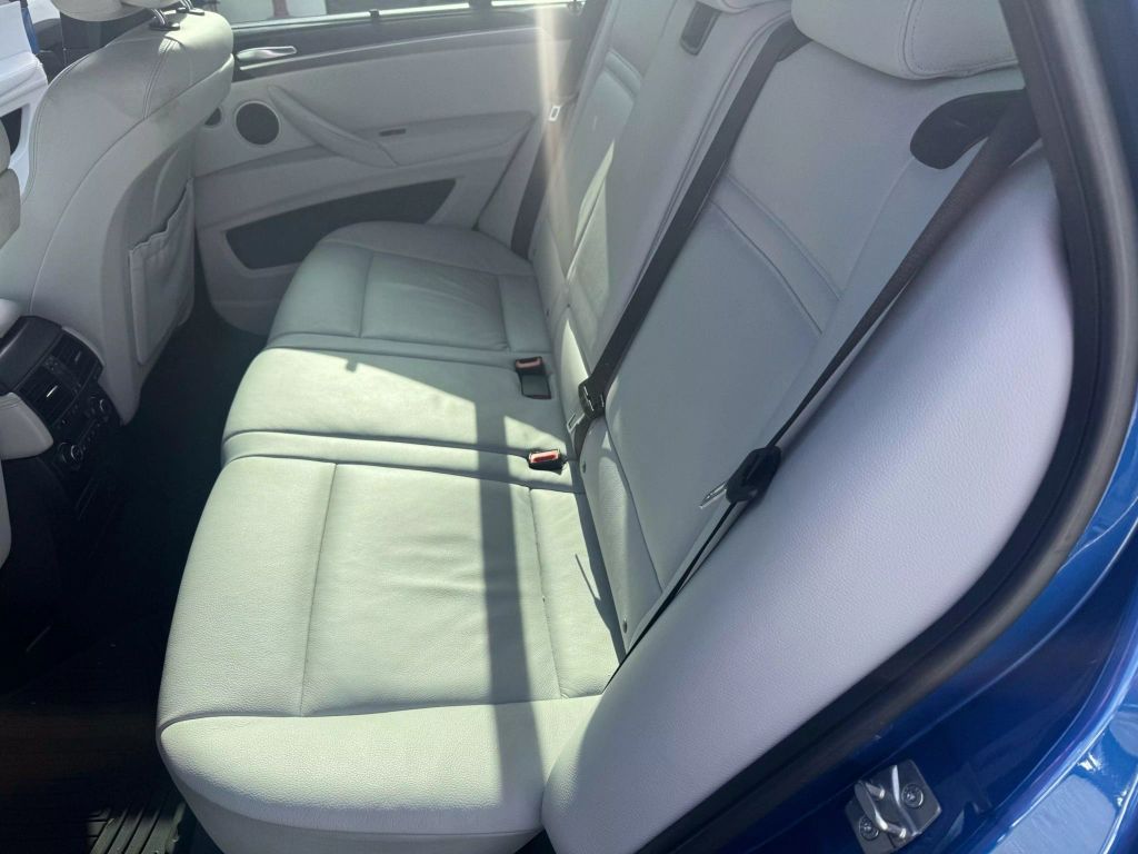 2012 BMW X5 M SUV V8, TWIN TURBO, 4.4 LITER SPORT UTILITY 4D