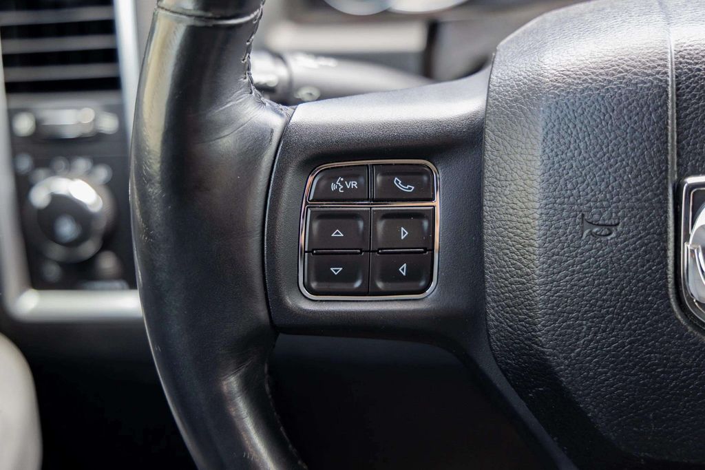 2017 RAM 1500 CREW CAB PICKUP V8, HEMI, 5.7 LITER BIG HORN PICKUP 4D 5 1/2 FT