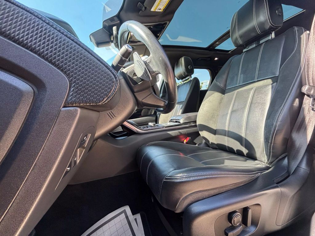 2020 Land Rover Range Rover Velar - Image 14 2020 Land Rover Range Rover Velar - Image 14