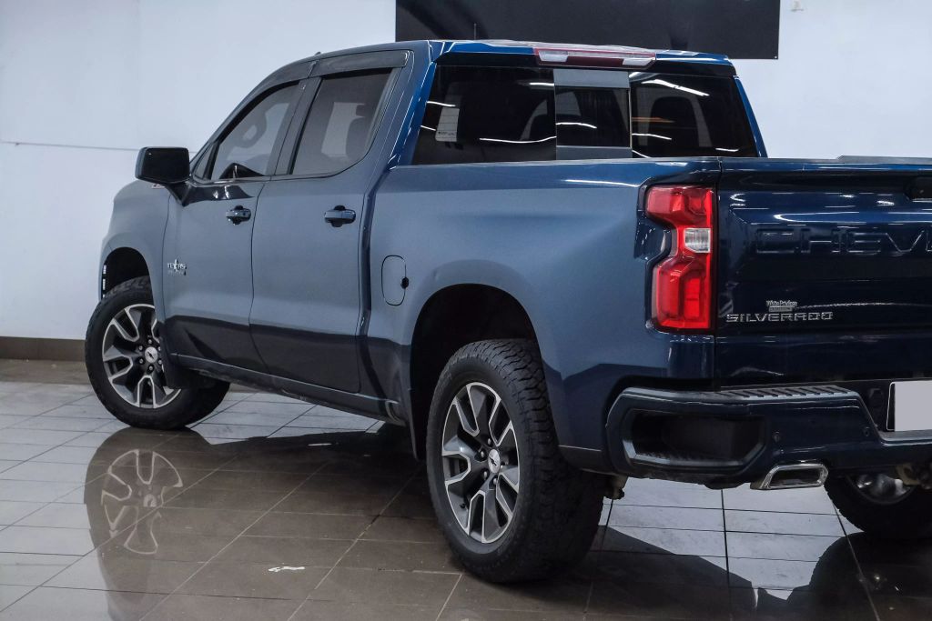 2021 CHEVROLET SILVERADO 1500 CREW CAB PICKUP 6-CYL, TURBO DIESEL, 3.0 LITER RST PICKUP 4D 5 3/4 FT