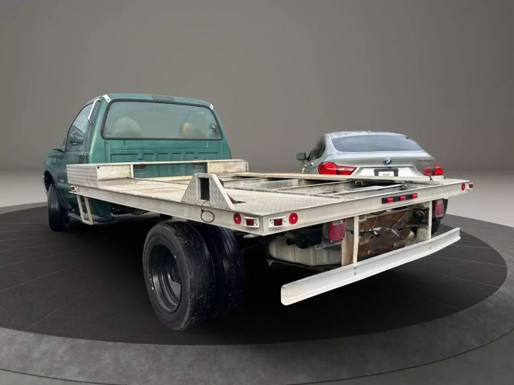 2003 Ford F450 Super Duty Regular Cab & Chassis - Image 2 2003 Ford F450 Super Duty Regular Cab & Chassis - Image 2