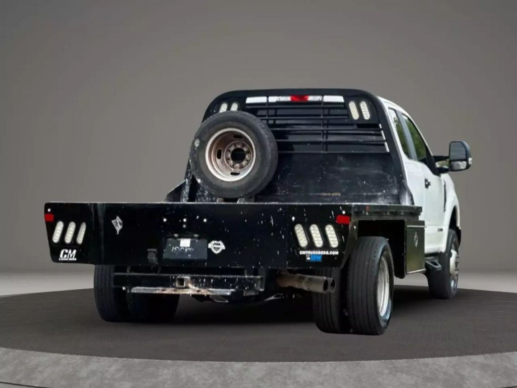2019 Ford F350 Super Duty Super Cab & Chassis - Image 5 2019 Ford F350 Super Duty Super Cab & Chassis - Image 5