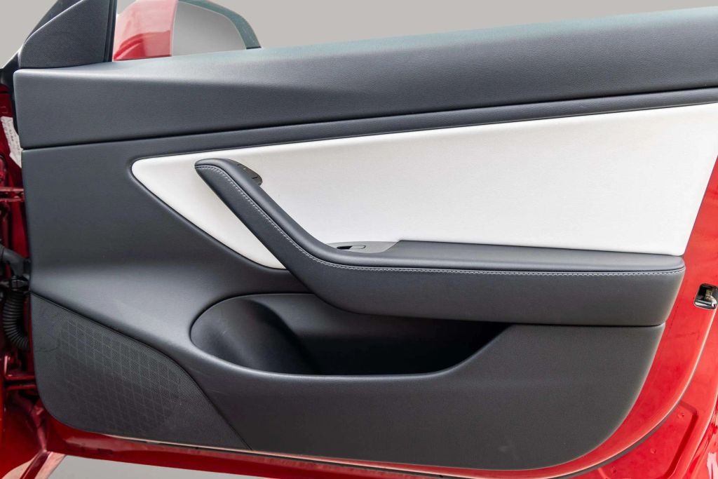 2018 TESLA MODEL 3 SEDAN DUAL ELECTRIC MOTORS LONG RANGE SEDAN 4D