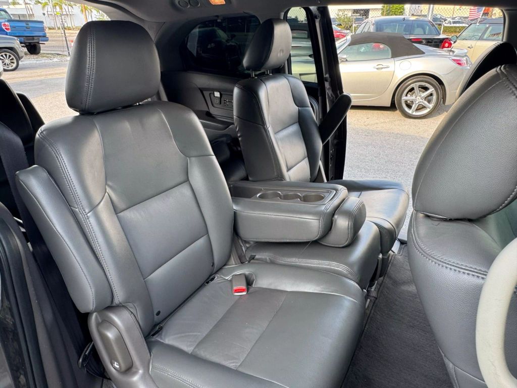 2017 HONDA ODYSSEY VAN V6, I-VTEC, 3.5 LITER SE MINIVAN 4D