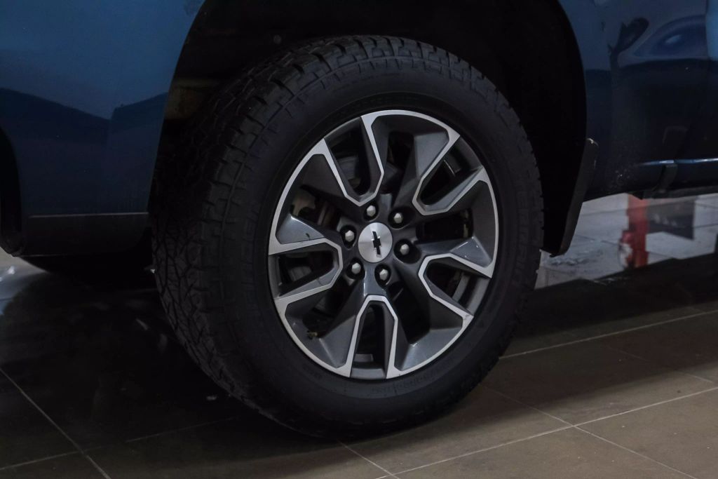 2021 CHEVROLET SILVERADO 1500 CREW CAB PICKUP 6-CYL, TURBO DIESEL, 3.0 LITER RST PICKUP 4D 5 3/4 FT