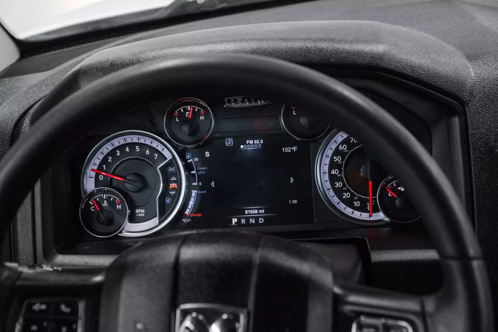 2022 RAM 1500 CLASSIC CREW CAB PICKUP V8, HEMI, 5.7 LITER TRADESMAN PICKUP 4D 6 1/3 FT