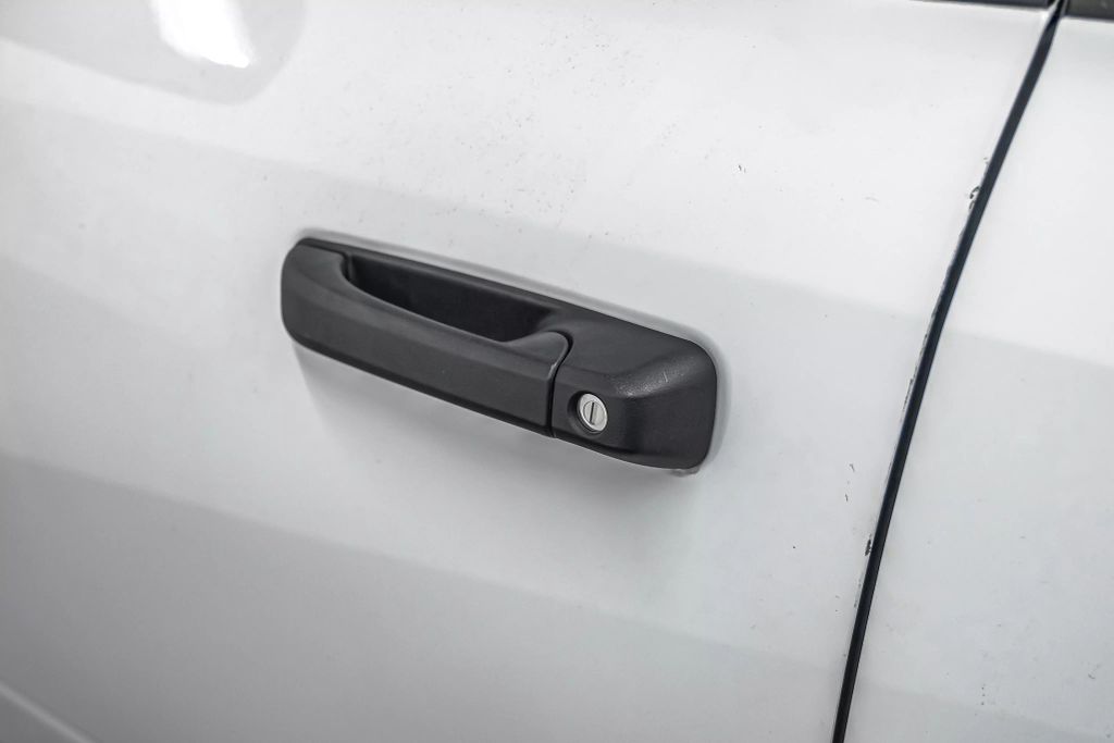 2022 RAM 1500 CLASSIC CREW CAB PICKUP V8, HEMI, 5.7 LITER TRADESMAN PICKUP 4D 6 1/3 FT