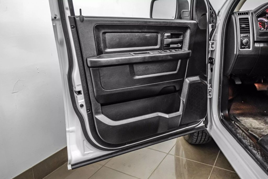 2022 RAM 1500 CLASSIC CREW CAB PICKUP V8, HEMI, 5.7 LITER TRADESMAN PICKUP 4D 6 1/3 FT