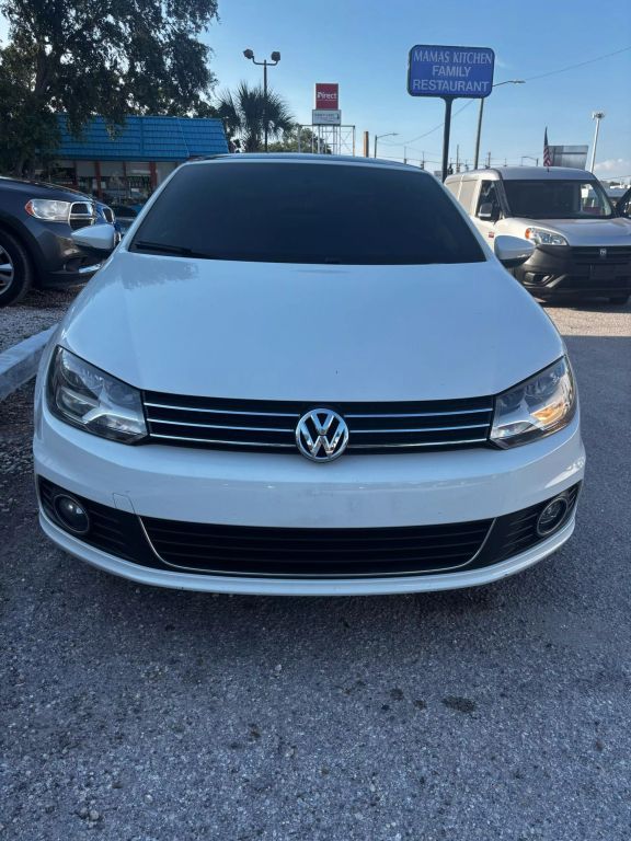 2012 VOLKSWAGEN EOS CONVERTIBLE 4-CYL, TURBO, 2.0 LITER KOMFORT HARD TOP CONVERTIBLE 2D