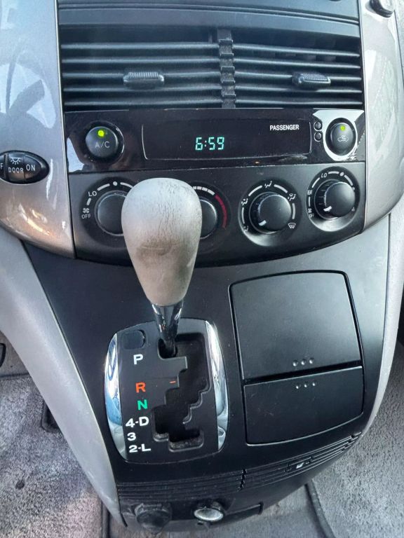 2007 TOYOTA SIENNA VAN V6, VVT, 3.5 LITER LE MINIVAN 4D