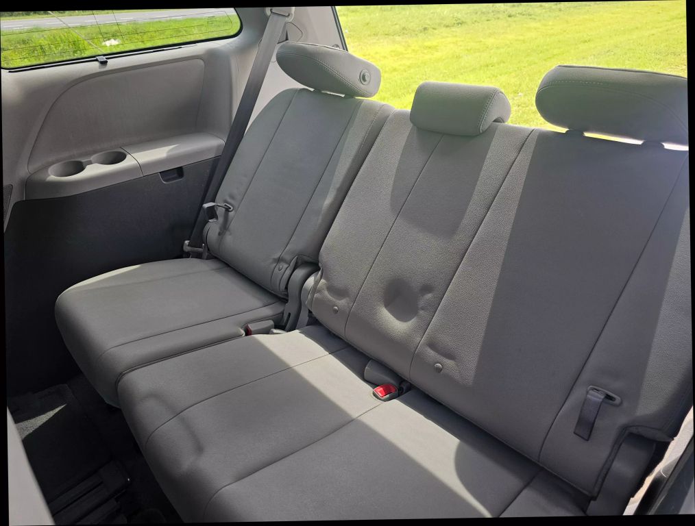 2015 Toyota Sienna - Image 18 2015 Toyota Sienna - Image 18