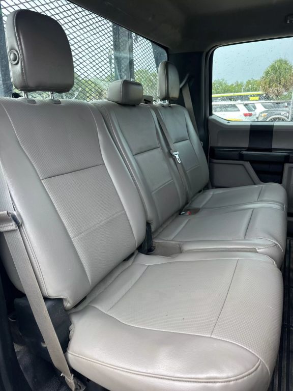 2017 Ford F350 Super Duty Crew Cab & Chassis - Image 8 2017 Ford F350 Super Duty Crew Cab & Chassis - Image 8