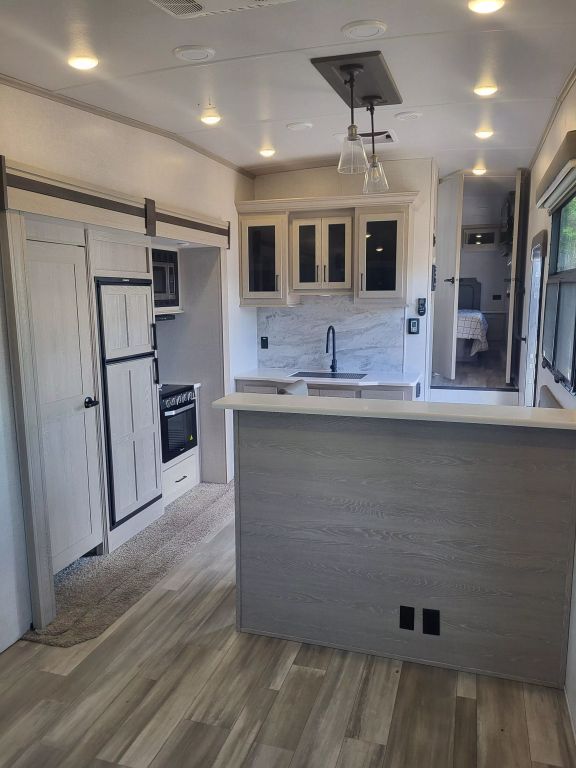 2021 ROCKWOOD BY FOREST RIVER ULTRA LITE FIFTH WHEEL - - 2898KS