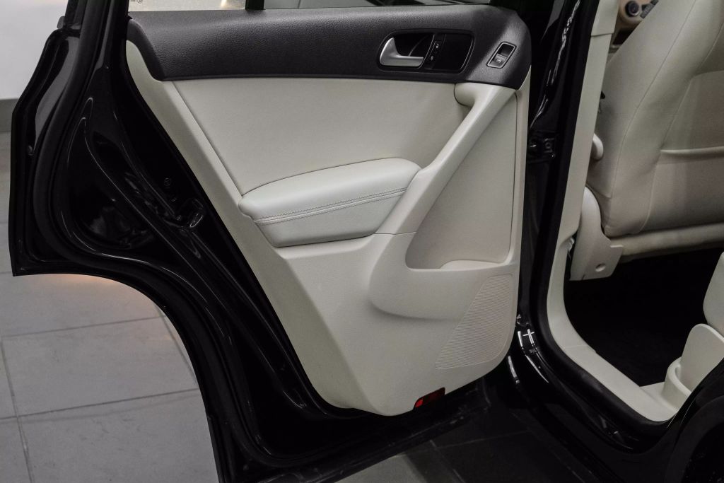 2016 VOLKSWAGEN TIGUAN SUV 4-CYL, TURBO, 2.0 LITER 2.0T S SPORT UTILITY 4D