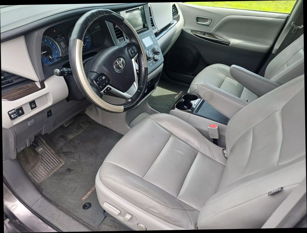 2015 Toyota Sienna - Image 13 2015 Toyota Sienna - Image 13