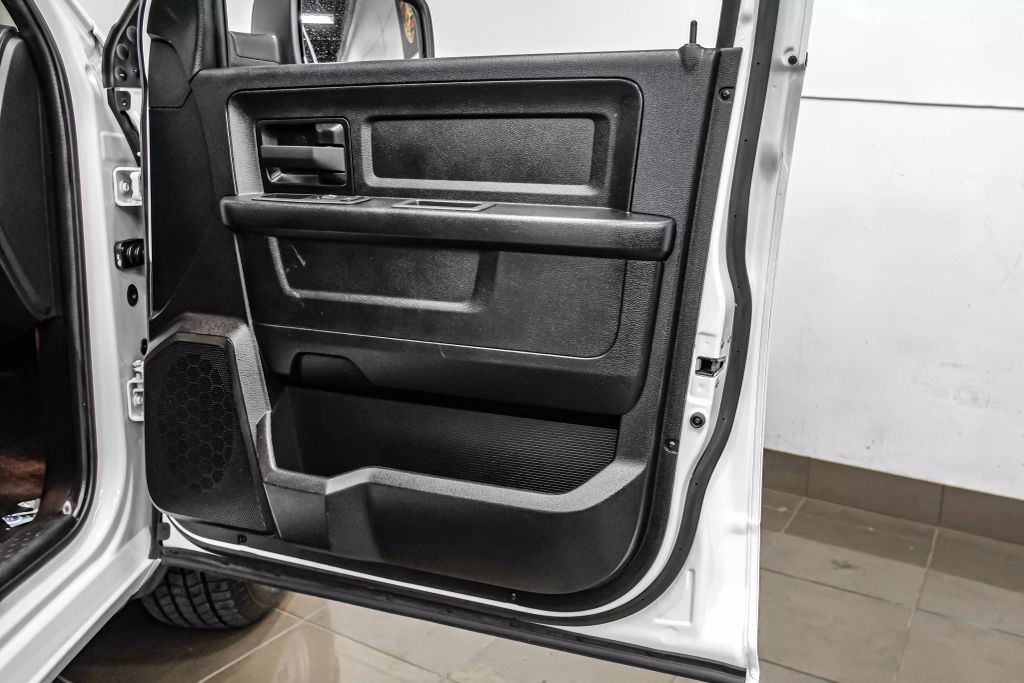 2022 RAM 1500 CLASSIC CREW CAB PICKUP V8, HEMI, 5.7 LITER TRADESMAN PICKUP 4D 6 1/3 FT