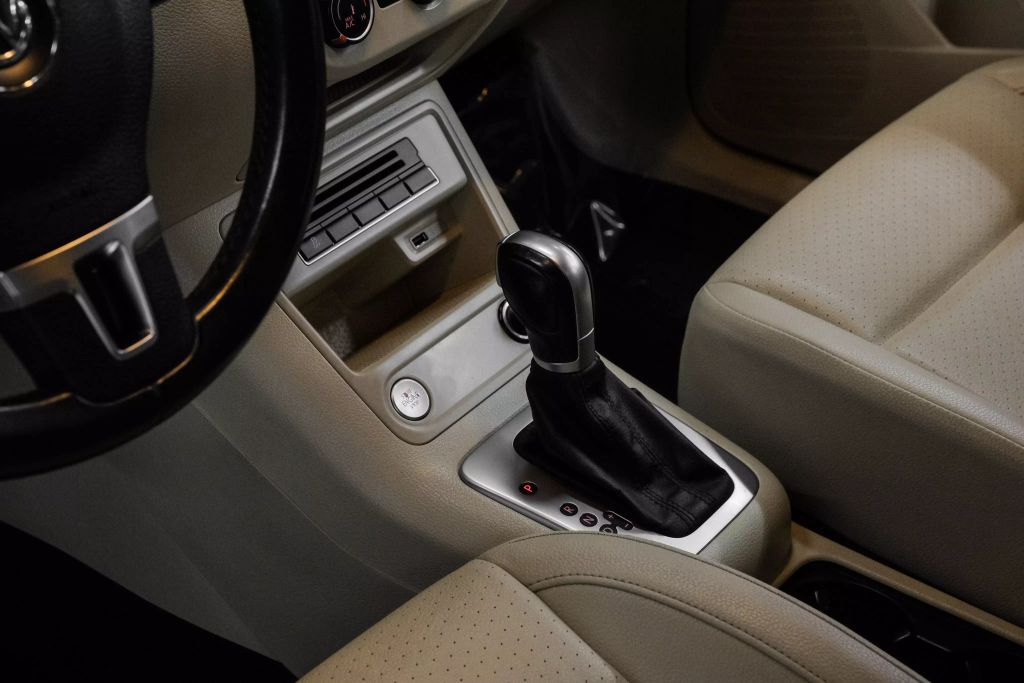 2016 VOLKSWAGEN TIGUAN SUV 4-CYL, TURBO, 2.0 LITER 2.0T S SPORT UTILITY 4D