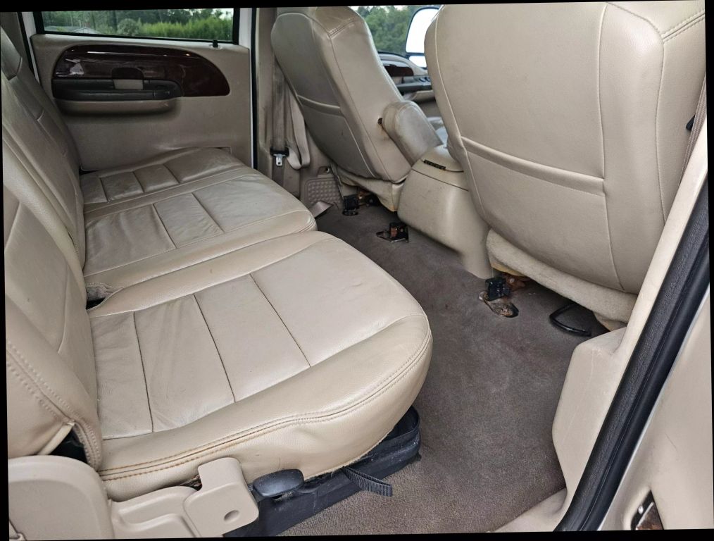 2004 Ford F250 Super Duty Crew Cab - Image 16