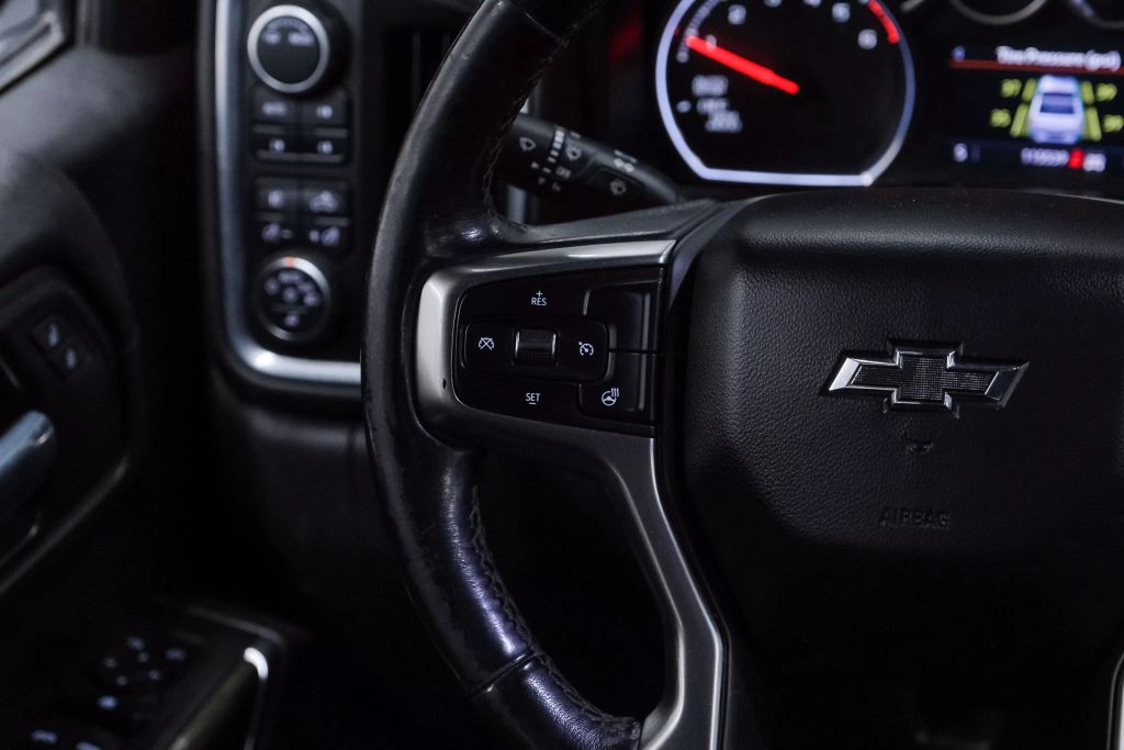 2021 CHEVROLET SILVERADO 1500 CREW CAB PICKUP 6-CYL, TURBO DIESEL, 3.0 LITER RST PICKUP 4D 5 3/4 FT
