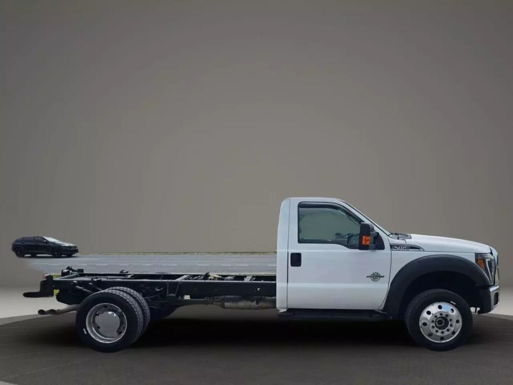 2016 Ford F450 Super Duty Regular Cab & Chassis - Image 5 2016 Ford F450 Super Duty Regular Cab & Chassis - Image 5