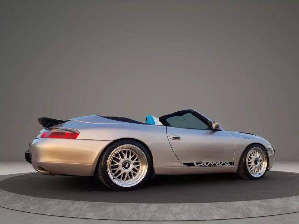 2000 Porsche 911 - Image 5 2000 Porsche 911 - Image 5