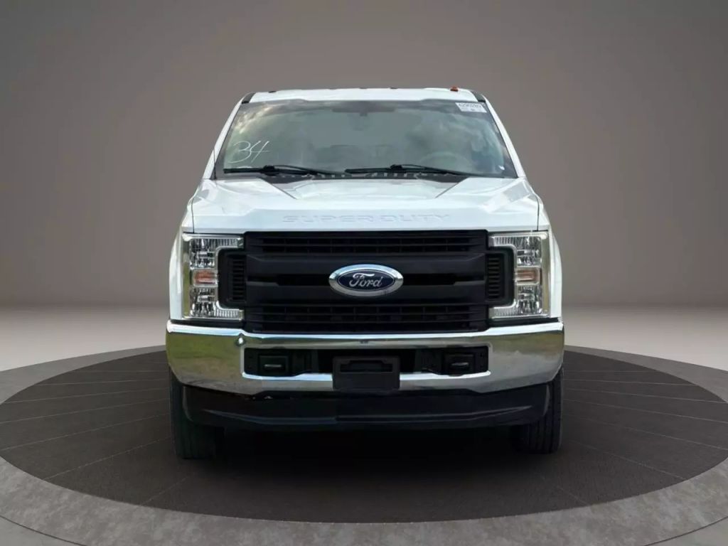 2019 Ford F350 Super Duty Super Cab & Chassis - Image 8 2019 Ford F350 Super Duty Super Cab & Chassis - Image 8