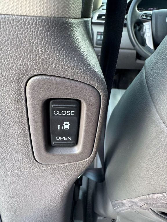 2017 HONDA ODYSSEY VAN V6, I-VTEC, 3.5 LITER SE MINIVAN 4D