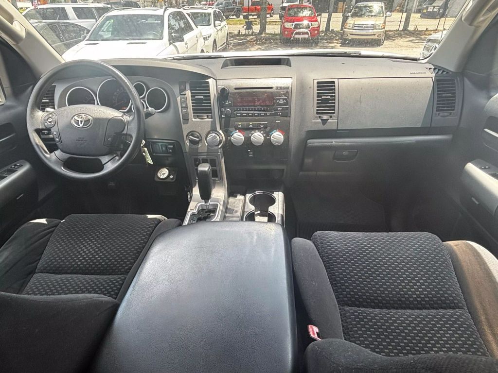 2011 TOYOTA TUNDRA CREWMAX PICKUP V8, FLEX FUEL, 5.7 LITER PICKUP 4D 5 1/2 FT