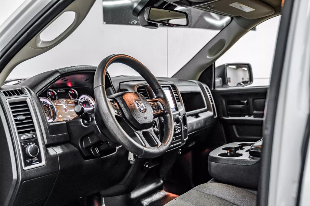 2022 RAM 1500 CLASSIC CREW CAB PICKUP V8, HEMI, 5.7 LITER TRADESMAN PICKUP 4D 6 1/3 FT