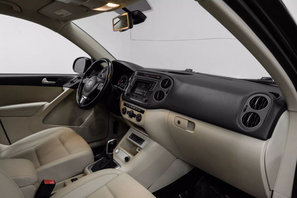 2016 VOLKSWAGEN TIGUAN SUV 4-CYL, TURBO, 2.0 LITER 2.0T S SPORT UTILITY 4D