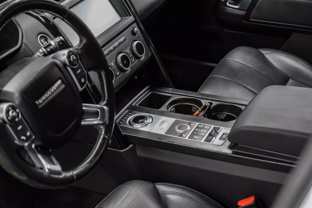 2018 LAND ROVER DISCOVERY SUV V6, SUPERCHARGED, 3.0 LITER SE SPORT UTILITY 4D