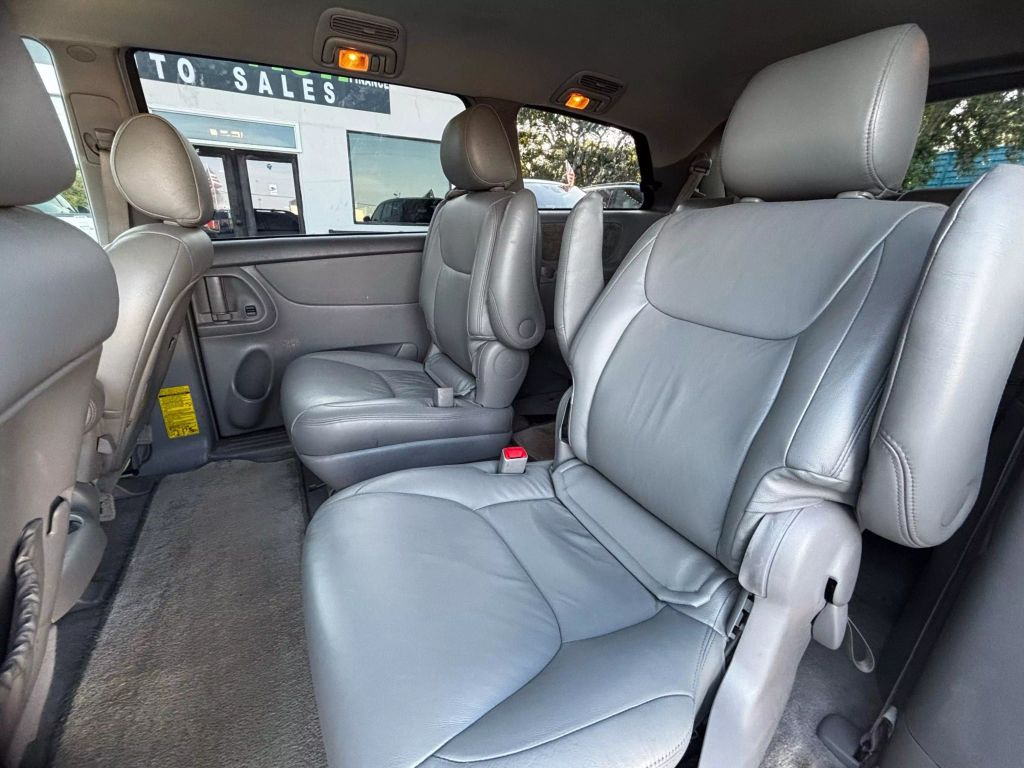 2007 TOYOTA SIENNA VAN V6, VVT, 3.5 LITER LE MINIVAN 4D