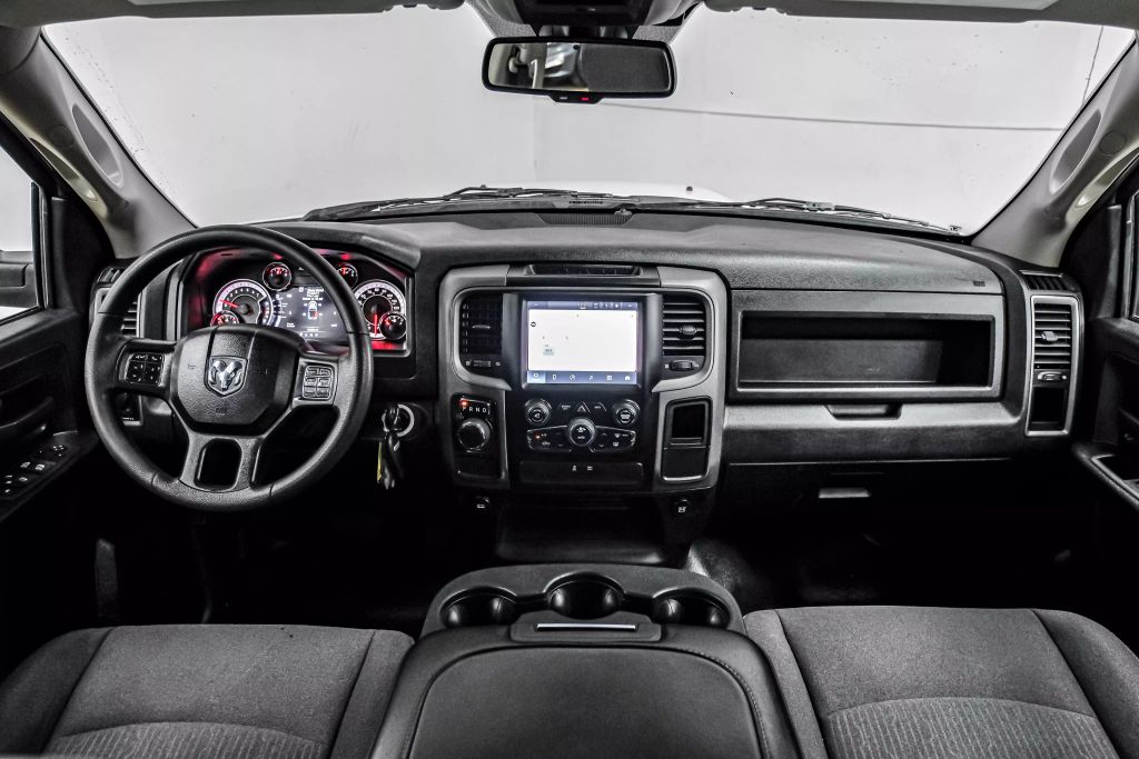 2022 RAM 1500 CLASSIC CREW CAB PICKUP V8, HEMI, 5.7 LITER TRADESMAN PICKUP 4D 6 1/3 FT